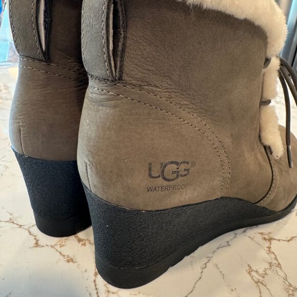 SALE -  UGG Gray Heal Boots - Water Proof - Picture 8 of 10